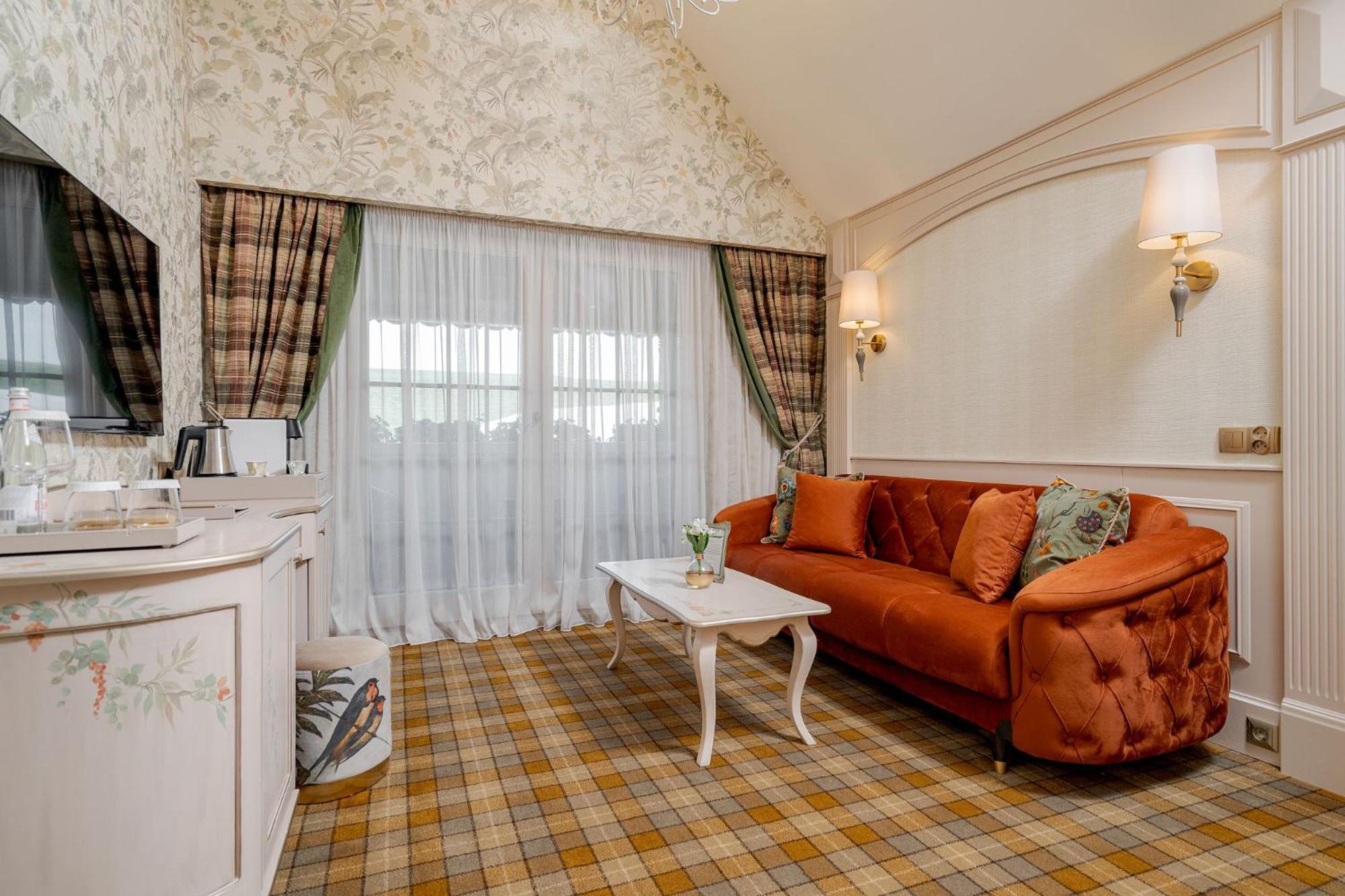 Casa Timis - Wellness & Spa Resort Chiţorani エクステリア 写真 A suite at the hotel