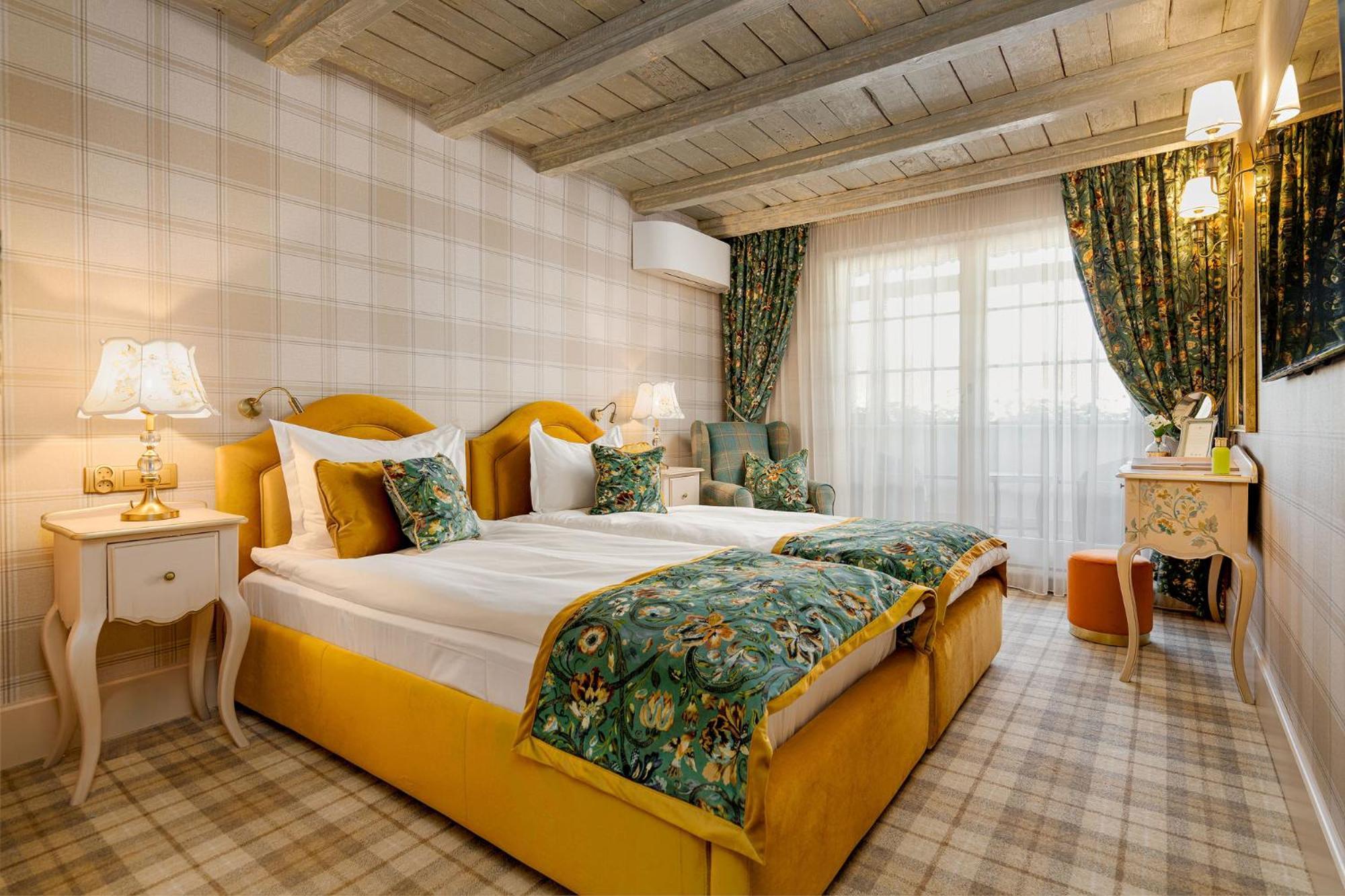 Casa Timis - Wellness & Spa Resort Chiţorani エクステリア 写真 A room at the hotel
